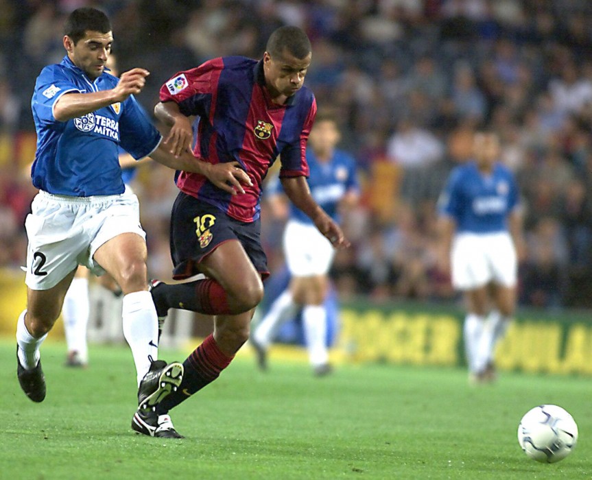 Rivaldo el día que marcó una chilena al Valencia CF y lo dejó fuera de la Champions