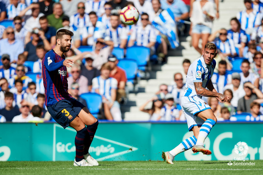 صور مباراة : ريال سوسيداد - برشلونة 1-2 ( 15-09-2018 ) W_900x700_15170905d50_6905