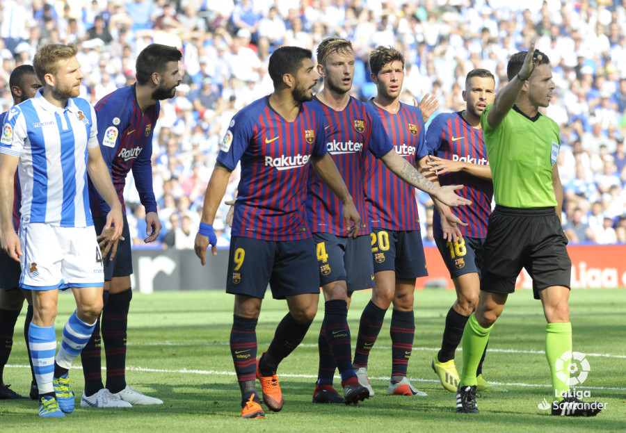 صور مباراة : ريال سوسيداد - برشلونة 1-2 ( 15-09-2018 ) W_900x700_1517191822