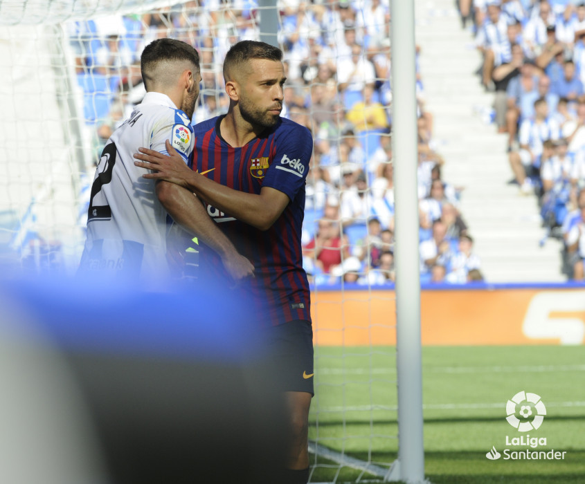 صور مباراة : ريال سوسيداد - برشلونة 1-2 ( 15-09-2018 ) W_900x700_1517195232