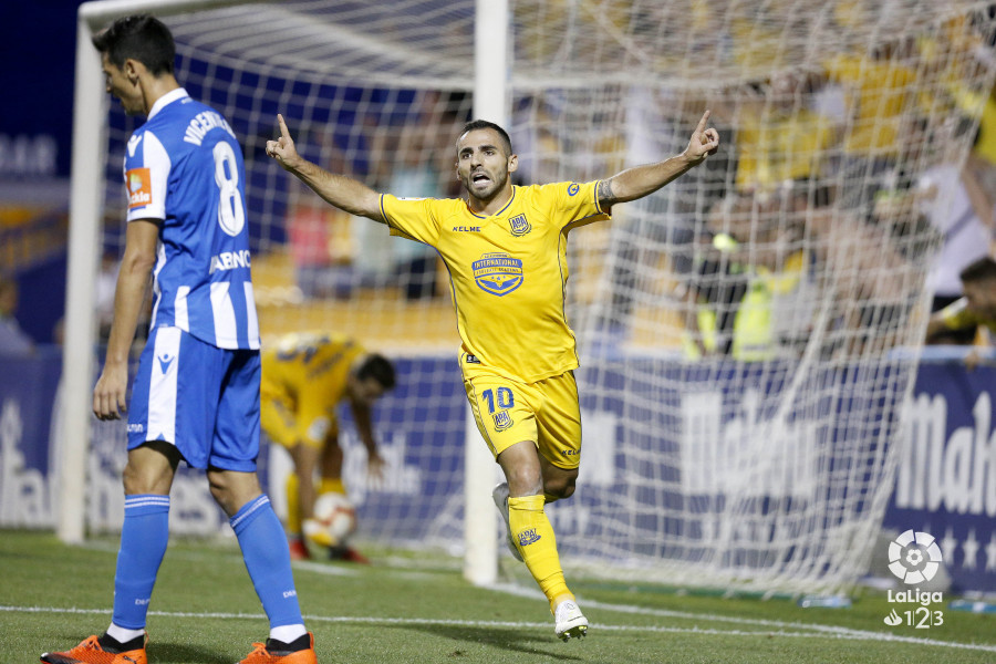 Nono anota el gol de la victoria del Alcorcón (Foto: LaLiga).