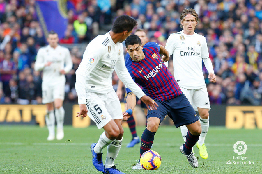 صور مباراة : برشلونة - ريال مدريد 5-1 ( 28-10-2018 )  W_900x700_28163738img_0101