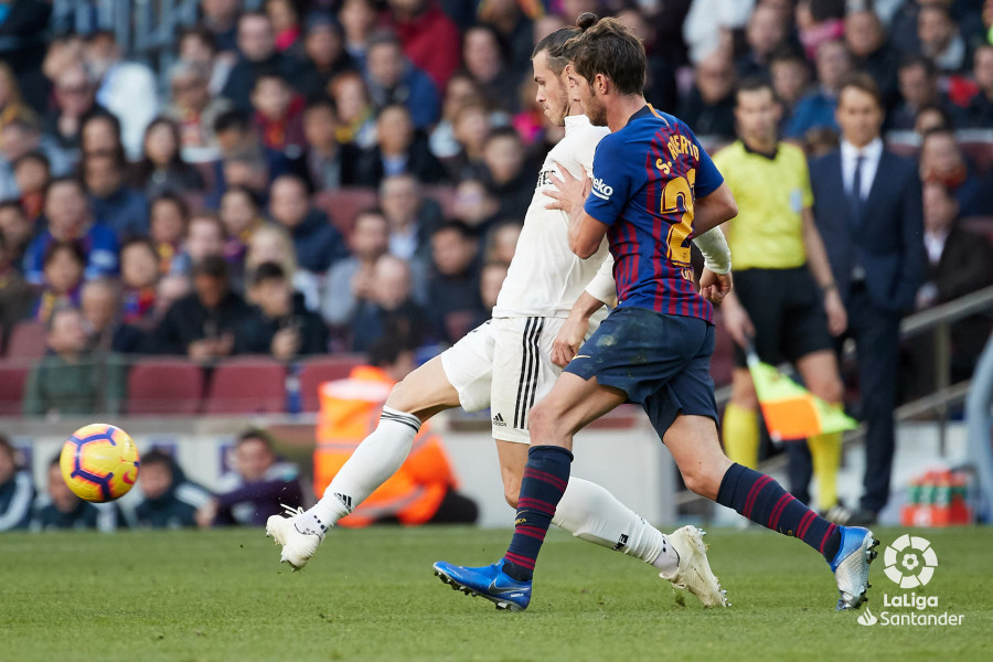 صور مباراة : برشلونة - ريال مدريد 5-1 ( 28-10-2018 )  W_900x700_28171332bar-mad20181179