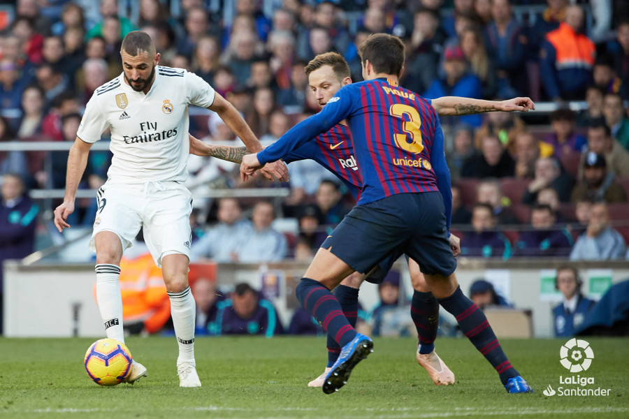 صور مباراة : برشلونة - ريال مدريد 5-1 ( 28-10-2018 )  W_900x700_28171336bar-mad20181209
