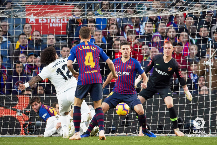 صور مباراة : برشلونة - ريال مدريد 5-1 ( 28-10-2018 )  W_900x700_28173958bar-mad20181544