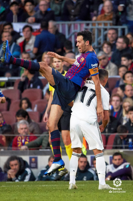 صور مباراة : برشلونة - ريال مدريد 5-1 ( 28-10-2018 )  W_900x700_28174812bar-mad20181649