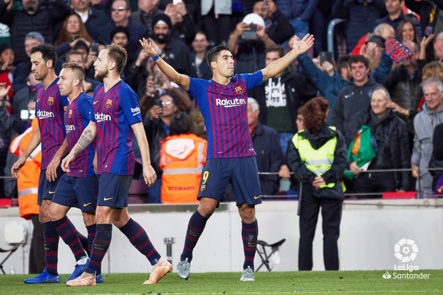 صور مباراة : برشلونة - ريال مدريد 5-1 ( 28-10-2018 )  W_900x700_28180800bar-mad20182272