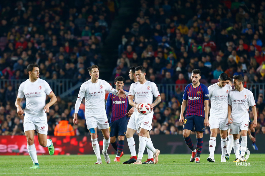 صور مباراة : برشلونة - كولتورال ليونيسا 4-1 ( 05-12-2018 ) W_900x700_05224350img_5387