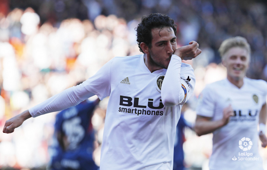 Parejo celebra su gol al Huesca (Foto: LaLiga).