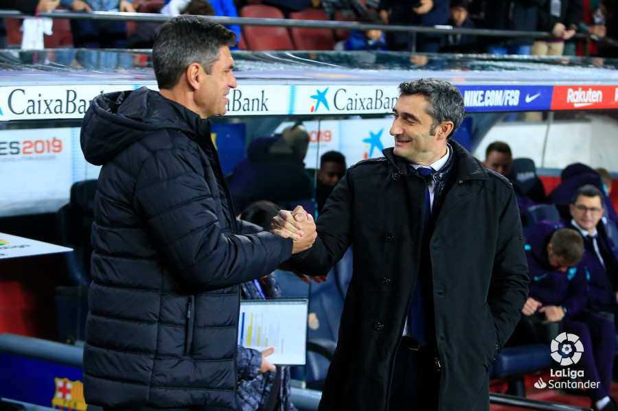Valverde, saludando a Pellegrino (Foto: LaLiga).