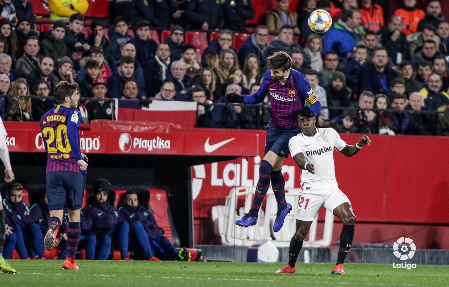 صور مباراة : إشبيلية - برشلونة 2-0 ( 23-01-2019 ) W_900x700_23220946dga_10