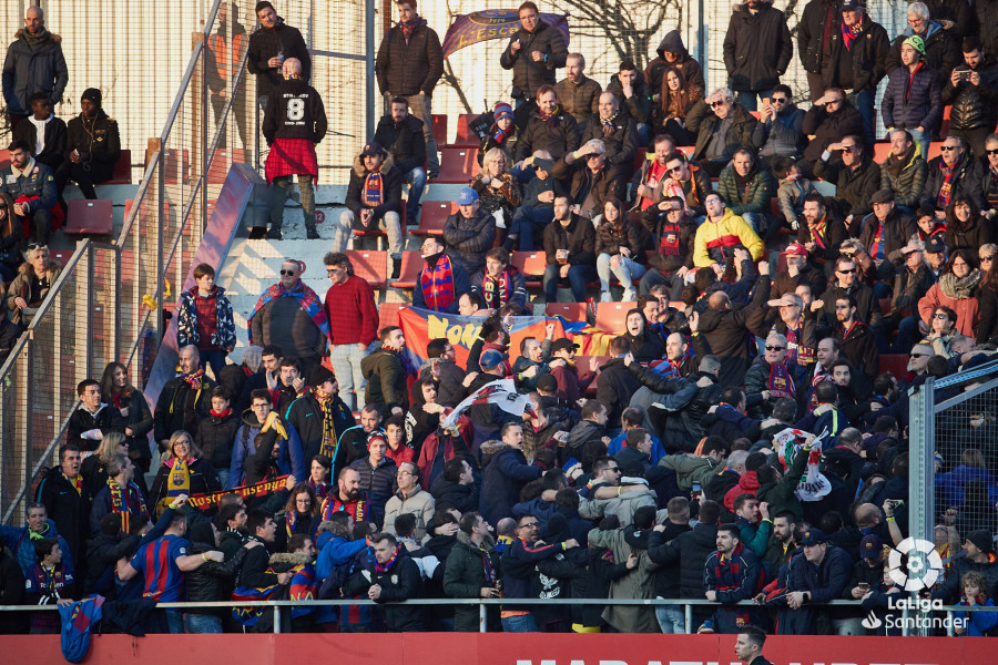 صور مباراة : جيرونا - برشلونة 0-2 ( 27-01-2019 ) W_900x700_27182135girona-bar-a1533
