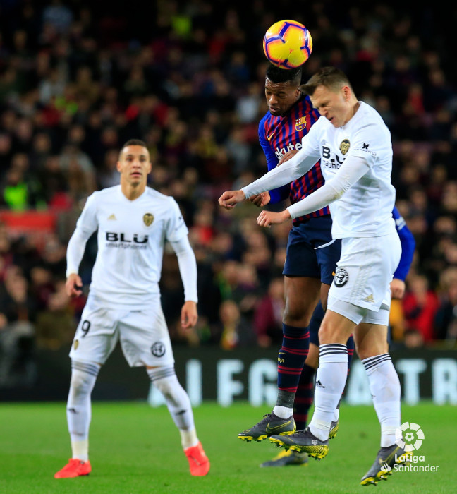 صور مباراة : برشلونة - فالنسيا 2-2 ( 02-02-2019 )  W_900x700_02193559img_9297