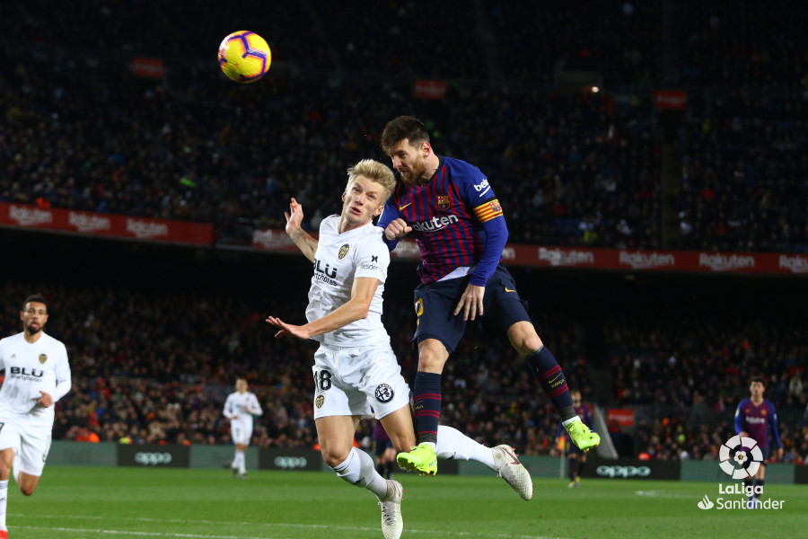 صور مباراة : برشلونة - فالنسيا 2-2 ( 02-02-2019 )  W_900x700_02200922hq3a8522