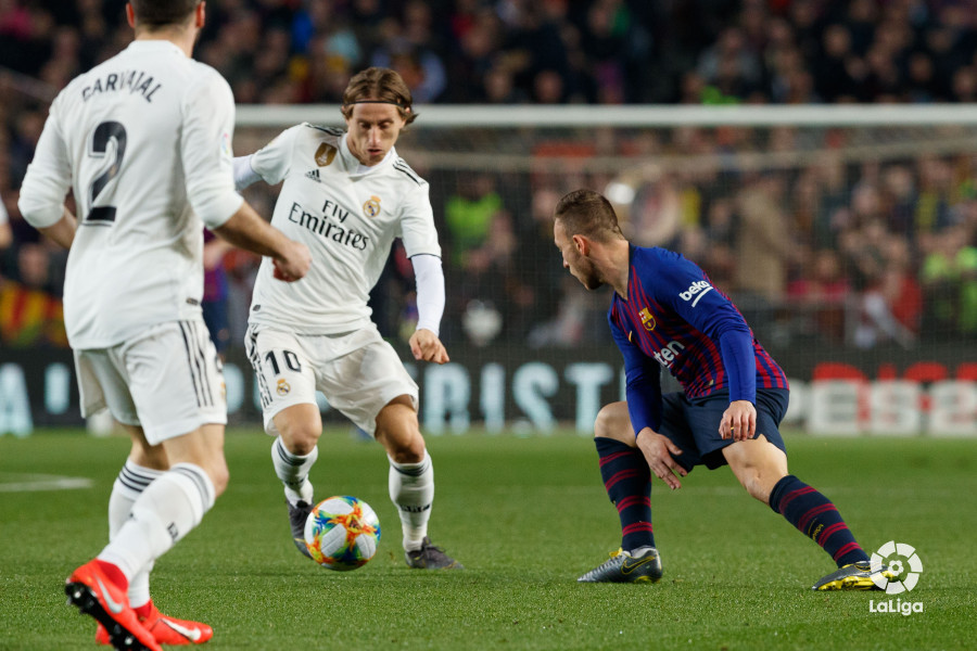 صور مباراة : برشلونة - ريال مدريد 1-1 ( 07-02-2019 )  W_900x700_06213653_rz_9836