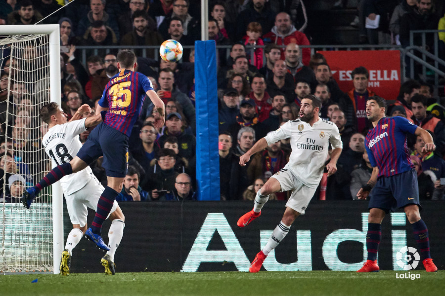 صور مباراة : برشلونة - ريال مدريد 1-1 ( 07-02-2019 )  W_900x700_06215448bar-rmadridsemofinalcopaida1095