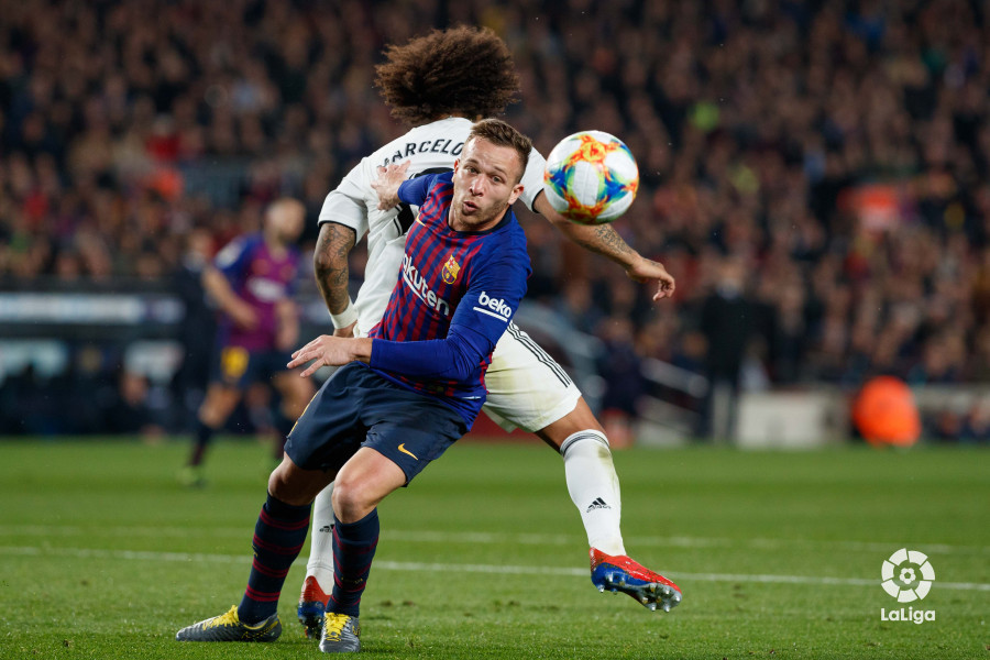 صور مباراة : برشلونة - ريال مدريد 1-1 ( 07-02-2019 )  W_900x700_06220137_rz_0318