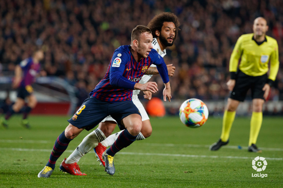صور مباراة : برشلونة - ريال مدريد 1-1 ( 07-02-2019 )  W_900x700_06220141_rz_0319