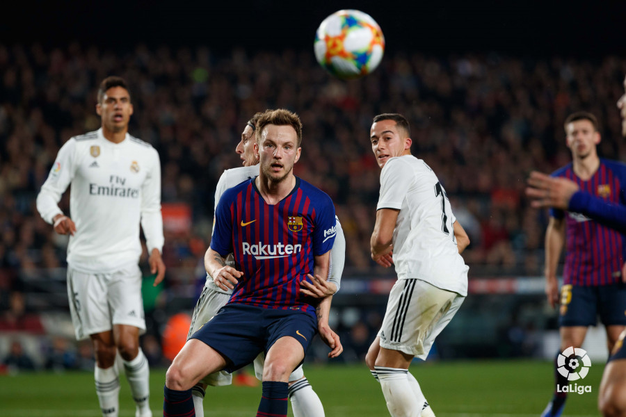 صور مباراة : برشلونة - ريال مدريد 1-1 ( 07-02-2019 )  W_900x700_06220205_rz_0524