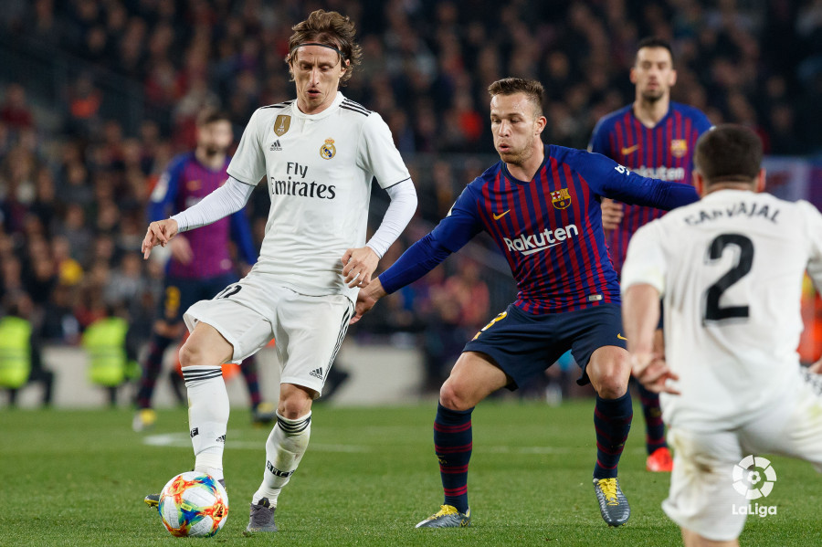 صور مباراة : برشلونة - ريال مدريد 1-1 ( 07-02-2019 )  W_900x700_06220216_rz_0657