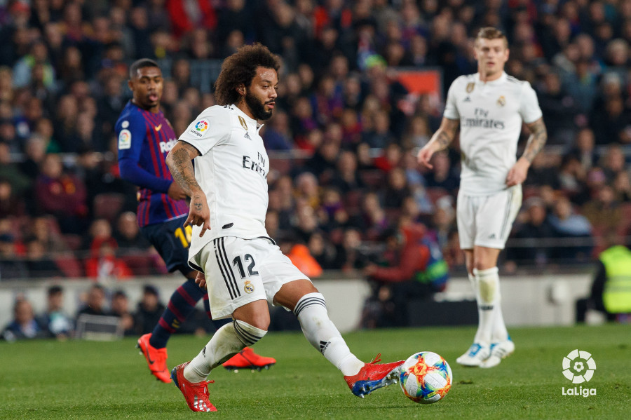 صور مباراة : برشلونة - ريال مدريد 1-1 ( 07-02-2019 )  W_900x700_06220218_rz_0763