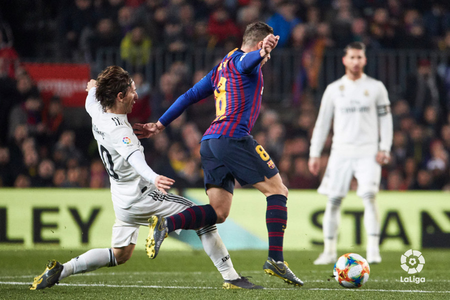 صور مباراة : برشلونة - ريال مدريد 1-1 ( 07-02-2019 )  W_900x700_06220643bar-rmadridsemofinalcopaida1252