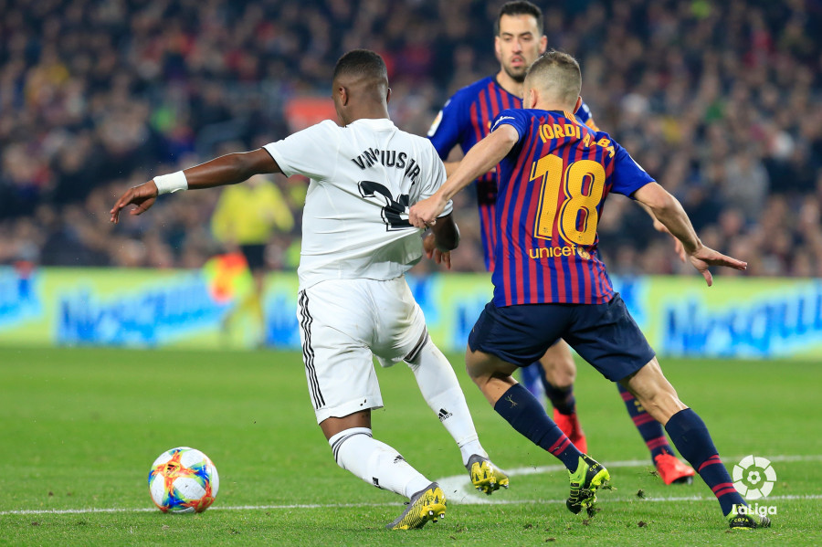 صور مباراة : برشلونة - ريال مدريد 1-1 ( 07-02-2019 )  W_900x700_06220921img_10272
