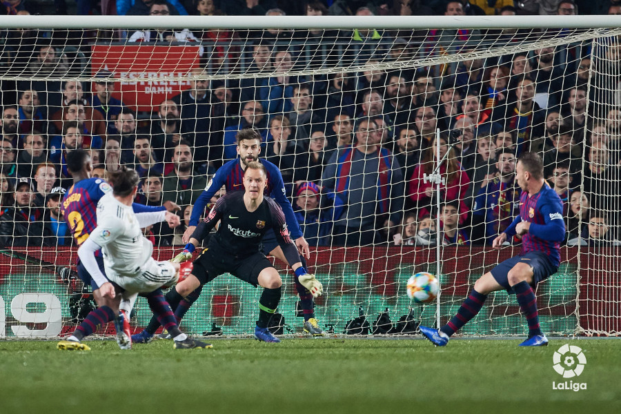 صور مباراة : برشلونة - ريال مدريد 1-1 ( 07-02-2019 )  W_900x700_06225953bar-rmadridsemofinalcopaida1983