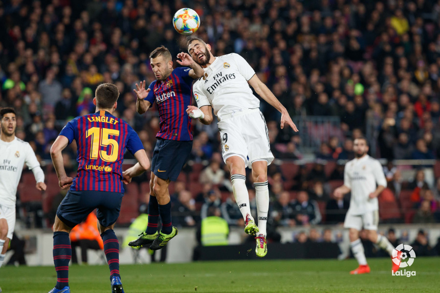 صور مباراة : برشلونة - ريال مدريد 1-1 ( 07-02-2019 )  W_900x700_06231031_rz_2309