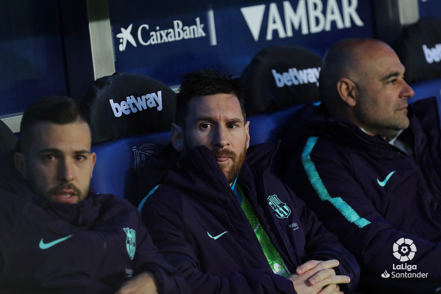 Messi empezó el partido en el banquillo (Foto: LaLiga).