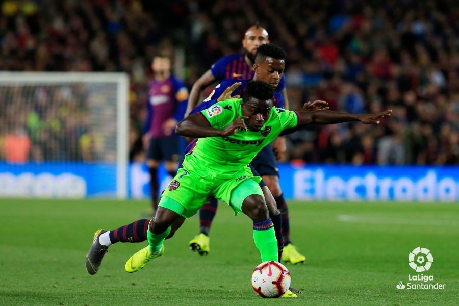 صور مباراة : برشلونة - ليفانتي 1-0 ( 27-04-2019 )  W_900x700_27211157img_3743