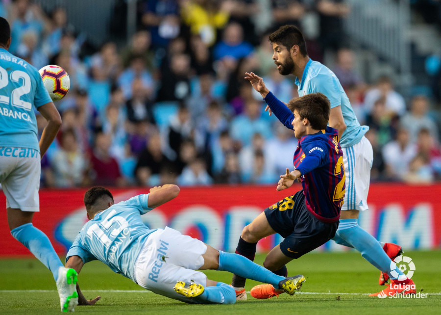 صور مباراة : سيلتا فيغو - برشلونة 2-0 ( 04-05-2019 ) W_900x700_04211635lrv20190504-10