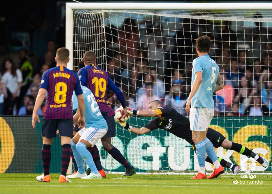 صور مباراة : سيلتا فيغو - برشلونة 2-0 ( 04-05-2019 ) W_900x700_04214724lrv20190504-20